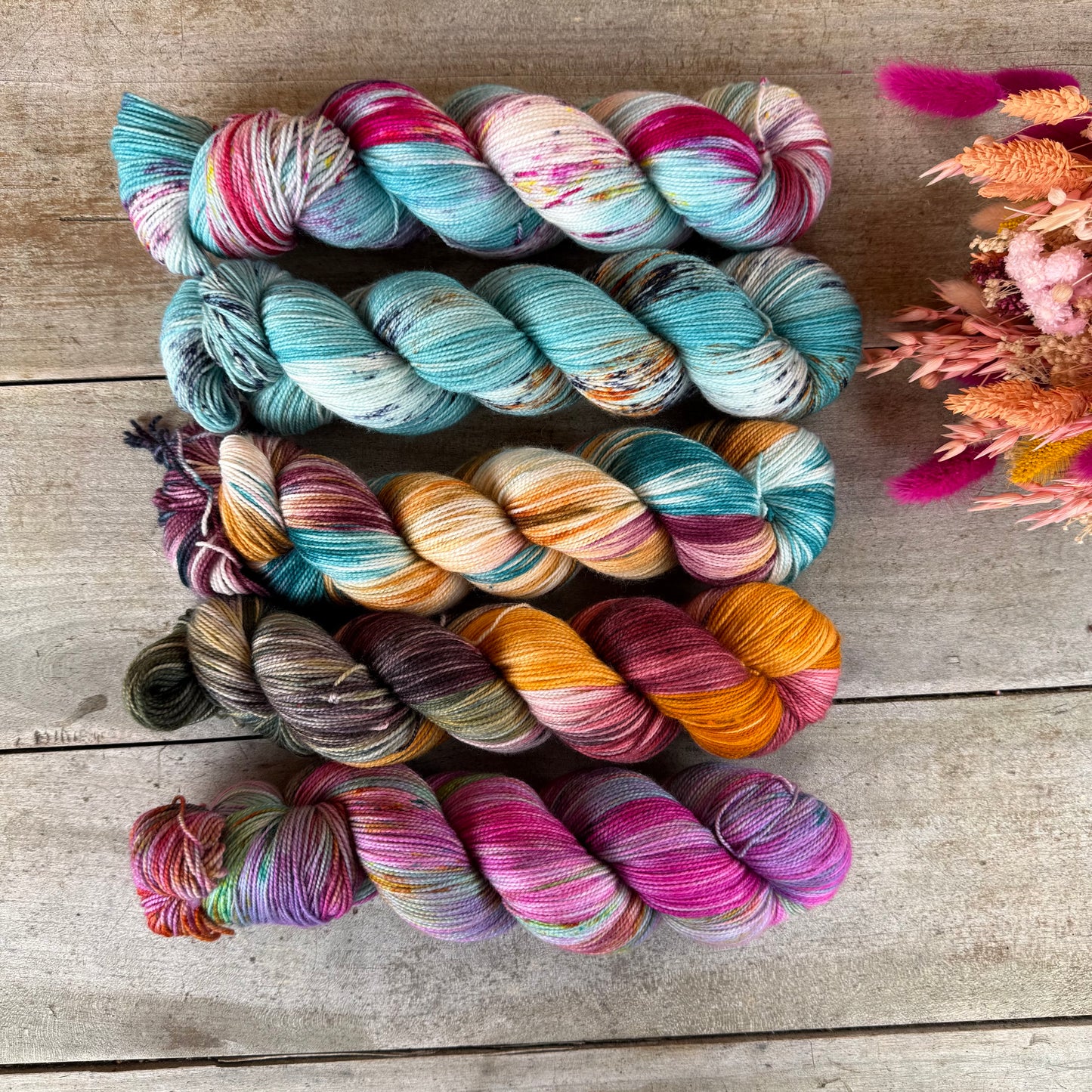 Kit de laine pour tricoter l’Extra Lite Bright Sweater par Wool and Pine