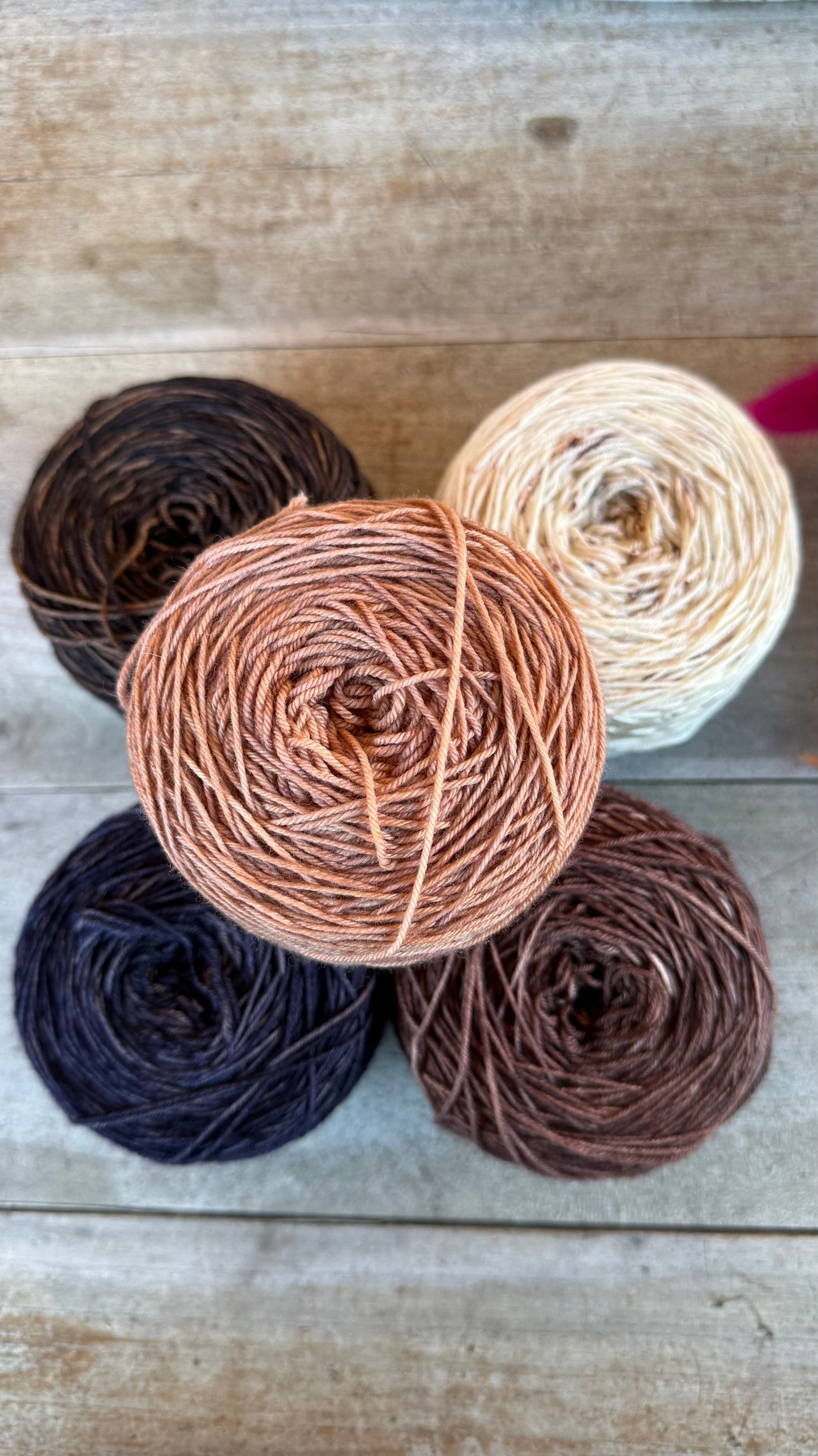 VIEUX ROSE - Laine teinte à la main - Base au choix : Fingering Mérinos avec ou sans nylon / DK Mérinos / Kid Mohair et Soie