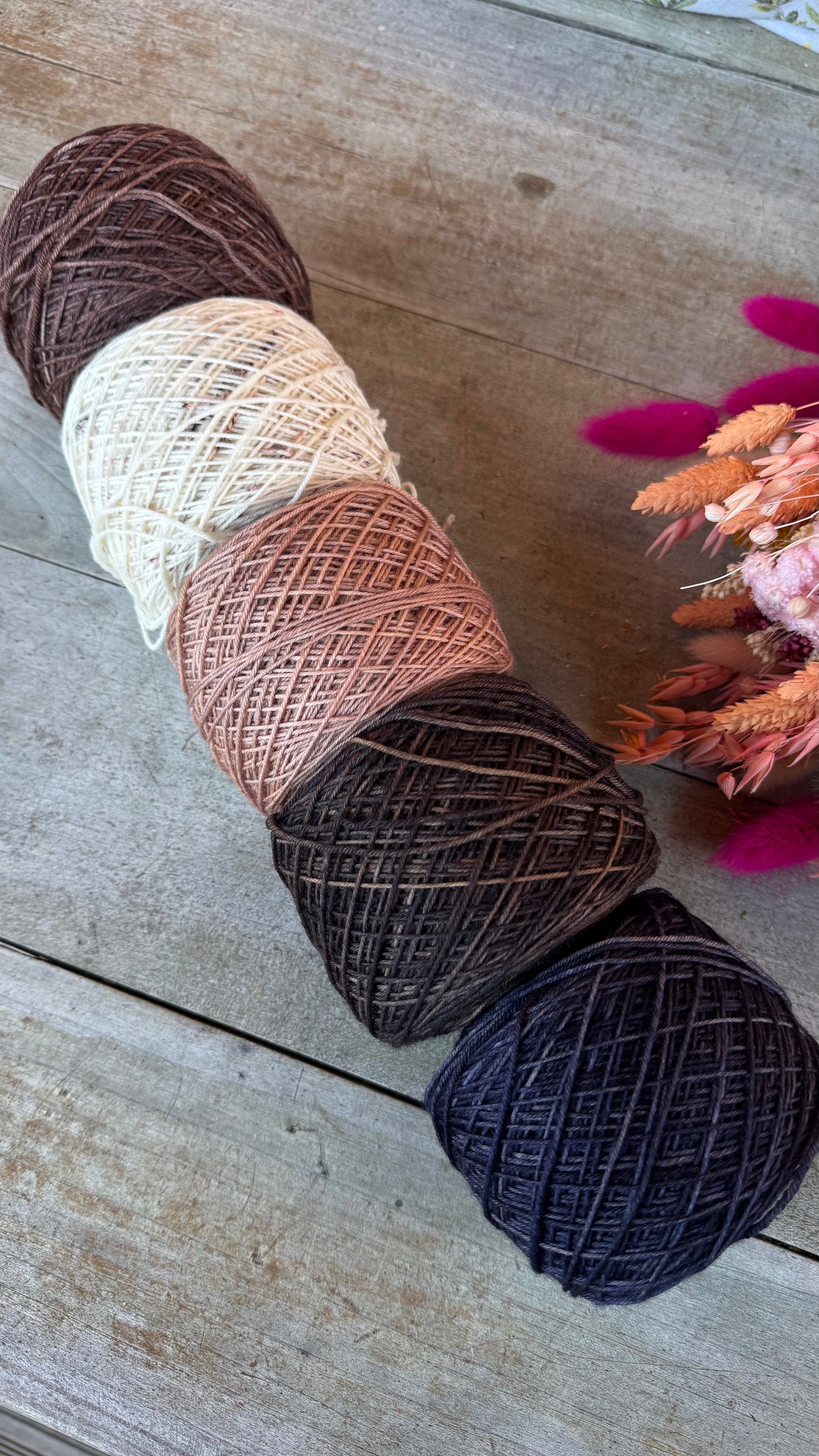 VIEUX ROSE - Laine teinte à la main - Base au choix : Fingering Mérinos avec ou sans nylon / DK Mérinos / Kid Mohair et Soie