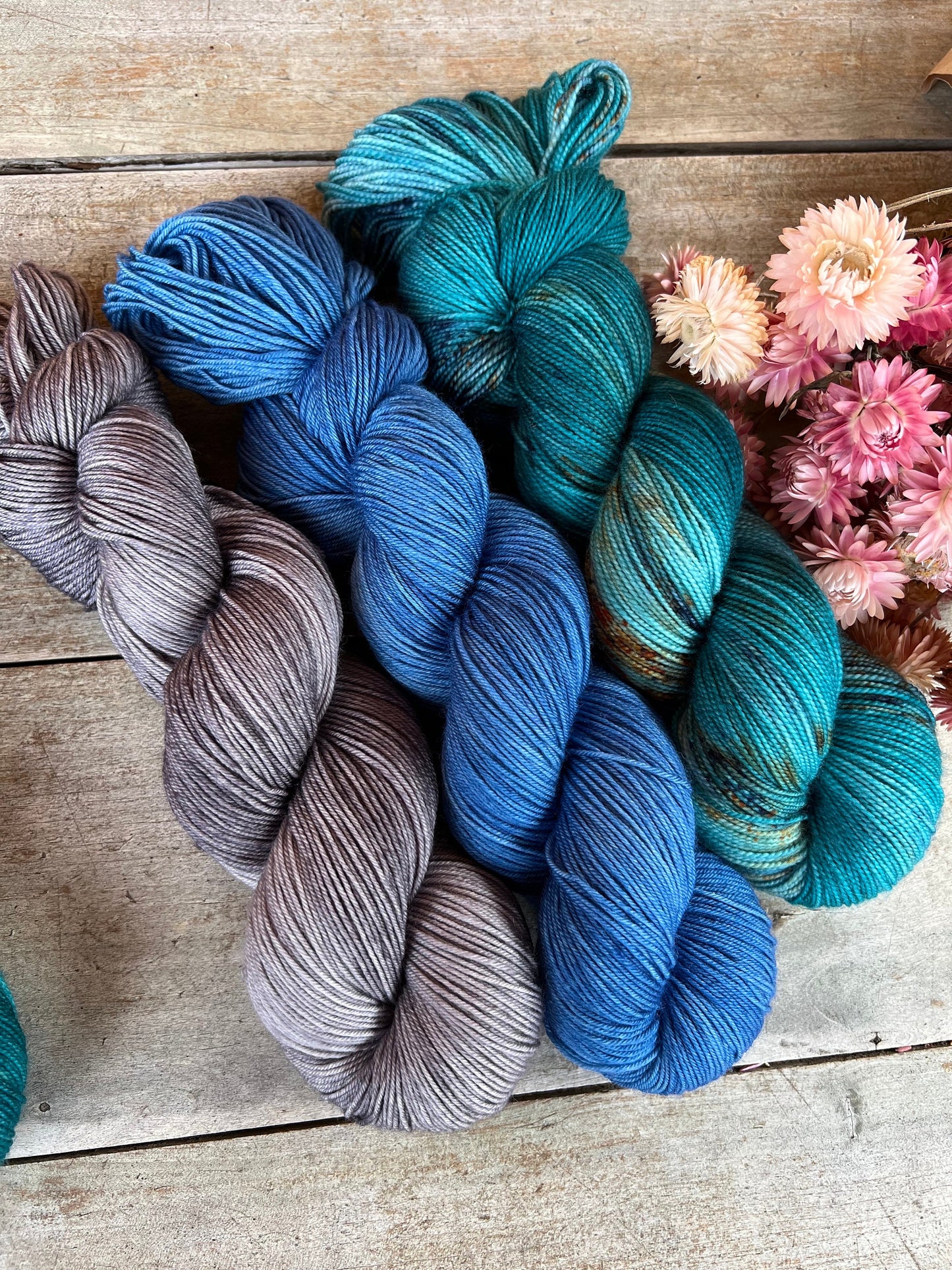 ANGEL - Laine teinte à la main - Base au choix : Fingering Mérinos avec ou sans nylon / DK Mérinos / Kid Mohair et Soie