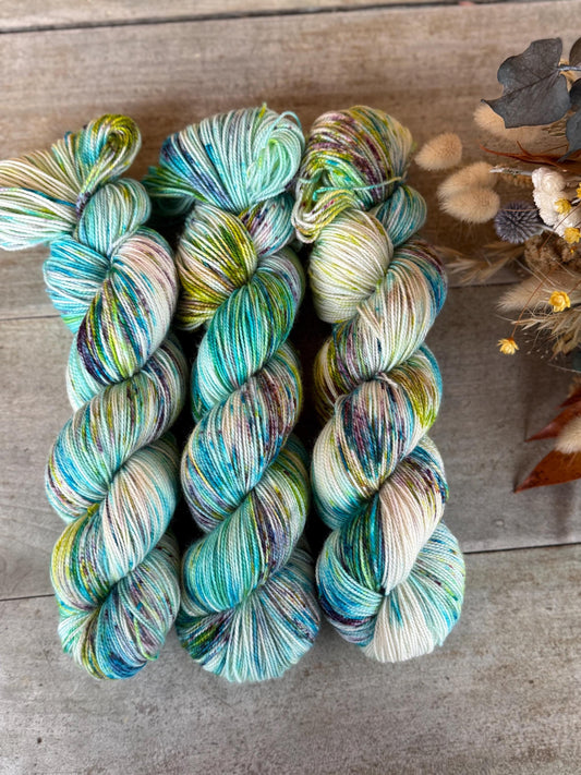 ORCHIDÉE - Laine teinte à la main - Fingering Mérinos Nylon superwash