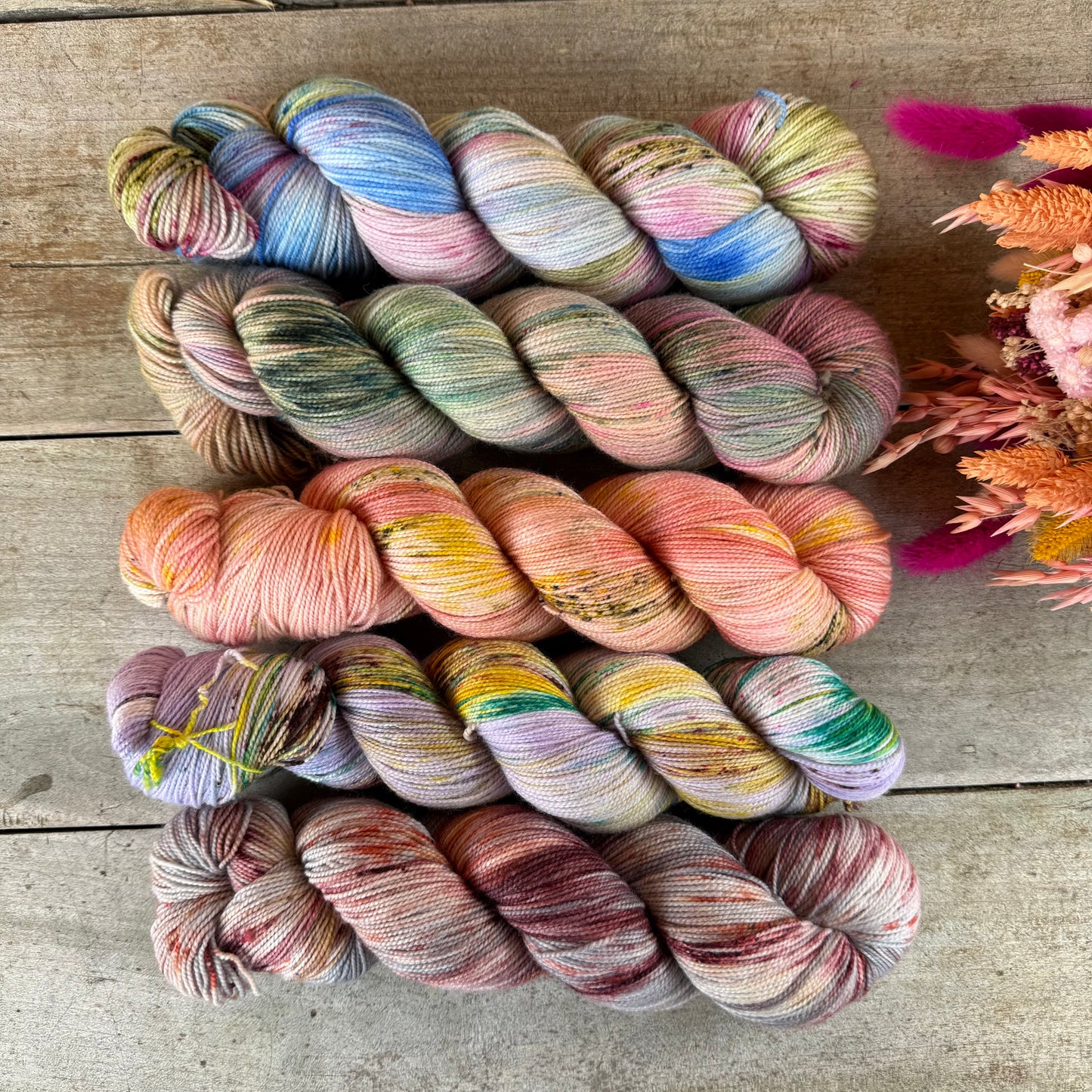 Kit de laine pour tricoter l’Extra Lite Bright Sweater par Wool and Pine