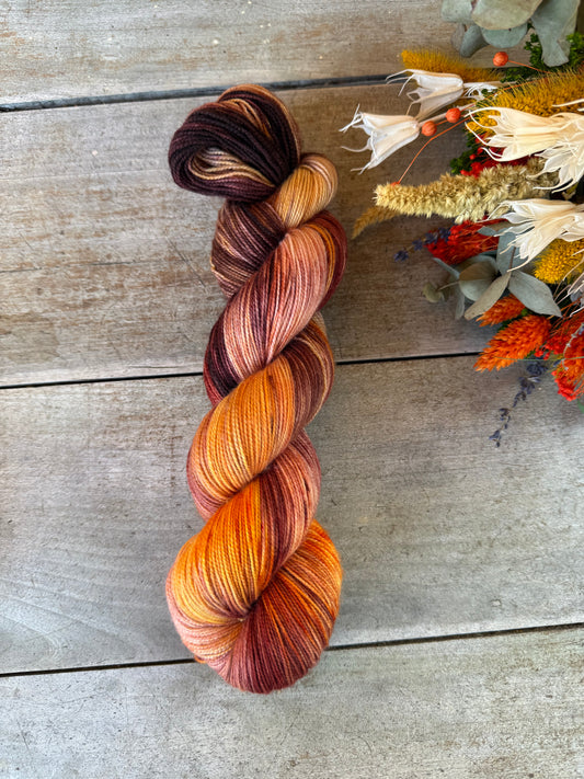 OLYMPIA - Laine teinte à la main - Fingering Mérinos Nylon superwash
