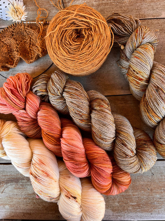 CHÂTAIGNE - Laine teinte à la main - Fingering Mérinos Superwash, yack et Nylon