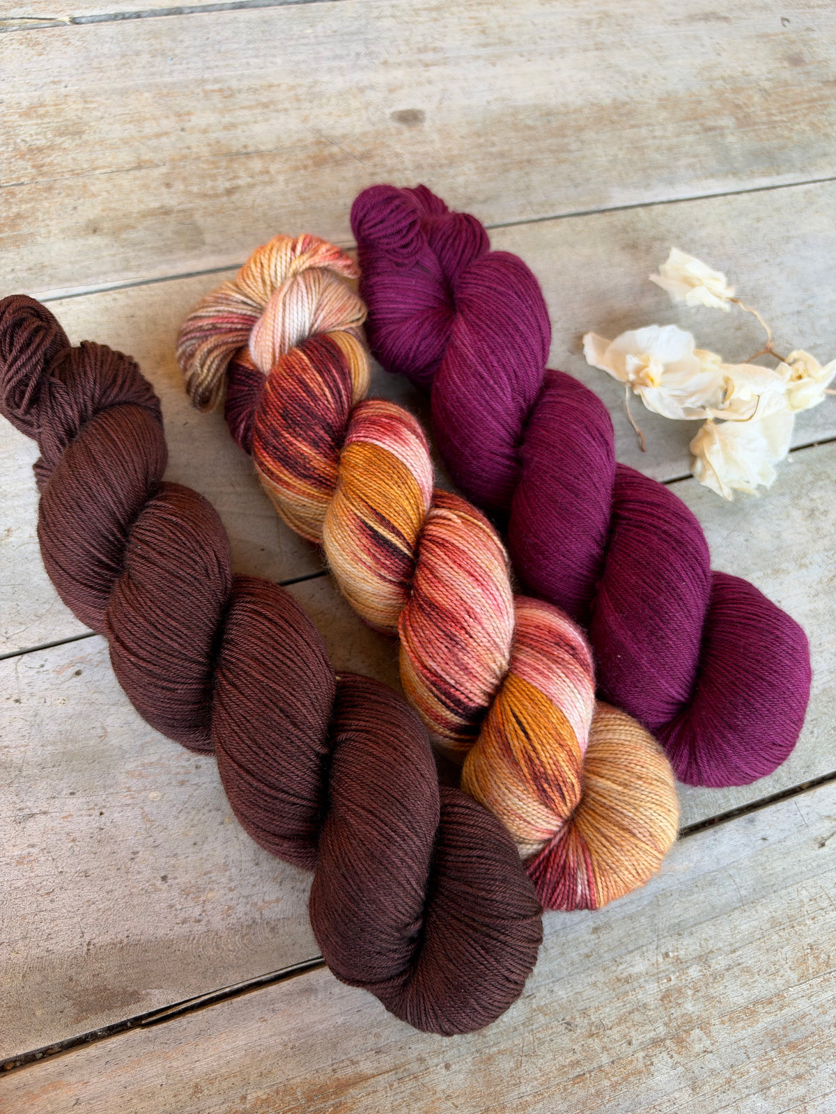 BROWNIE - Laine teinte à la main - Base au choix : Fingering Mérinos avec ou sans nylon / DK Mérinos / Kid Mohair et Soie