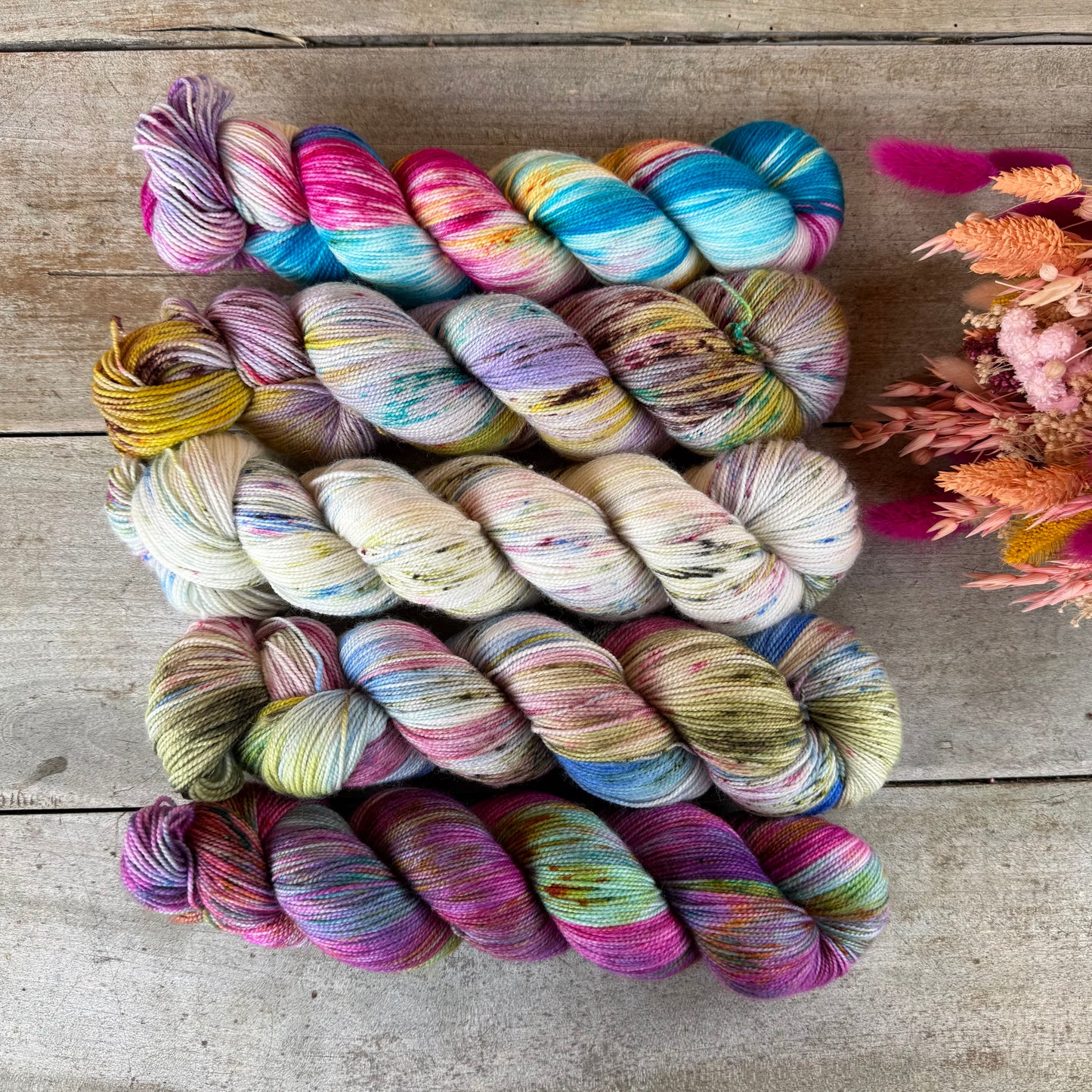 Kit de laine pour tricoter l’Extra Lite Bright Sweater par Wool and Pine