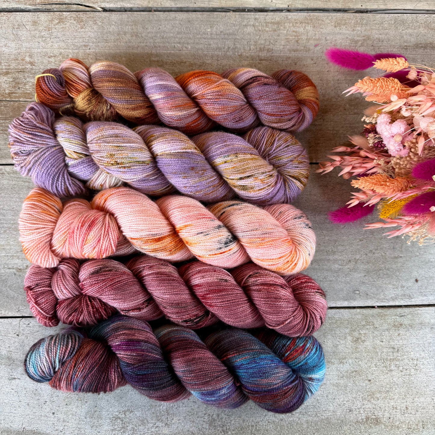 Kit de laine pour tricoter l’Extra Lite Bright Sweater par Wool and Pine