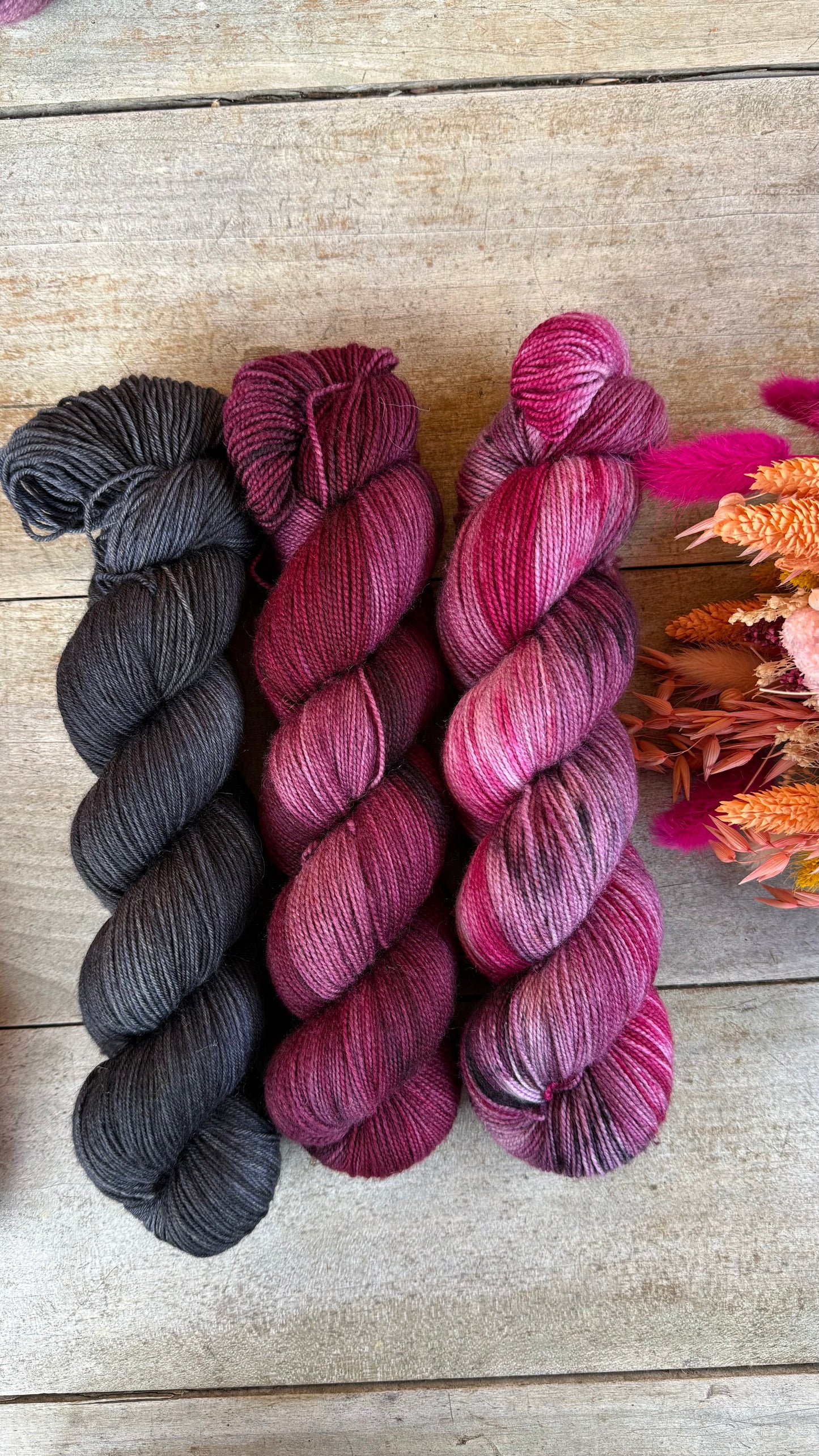 BERTILLE - Laine teinte à la main - Base au choix : Fingering Mérinos avec ou sans nylon / DK Mérinos / Kid Mohair et Soie