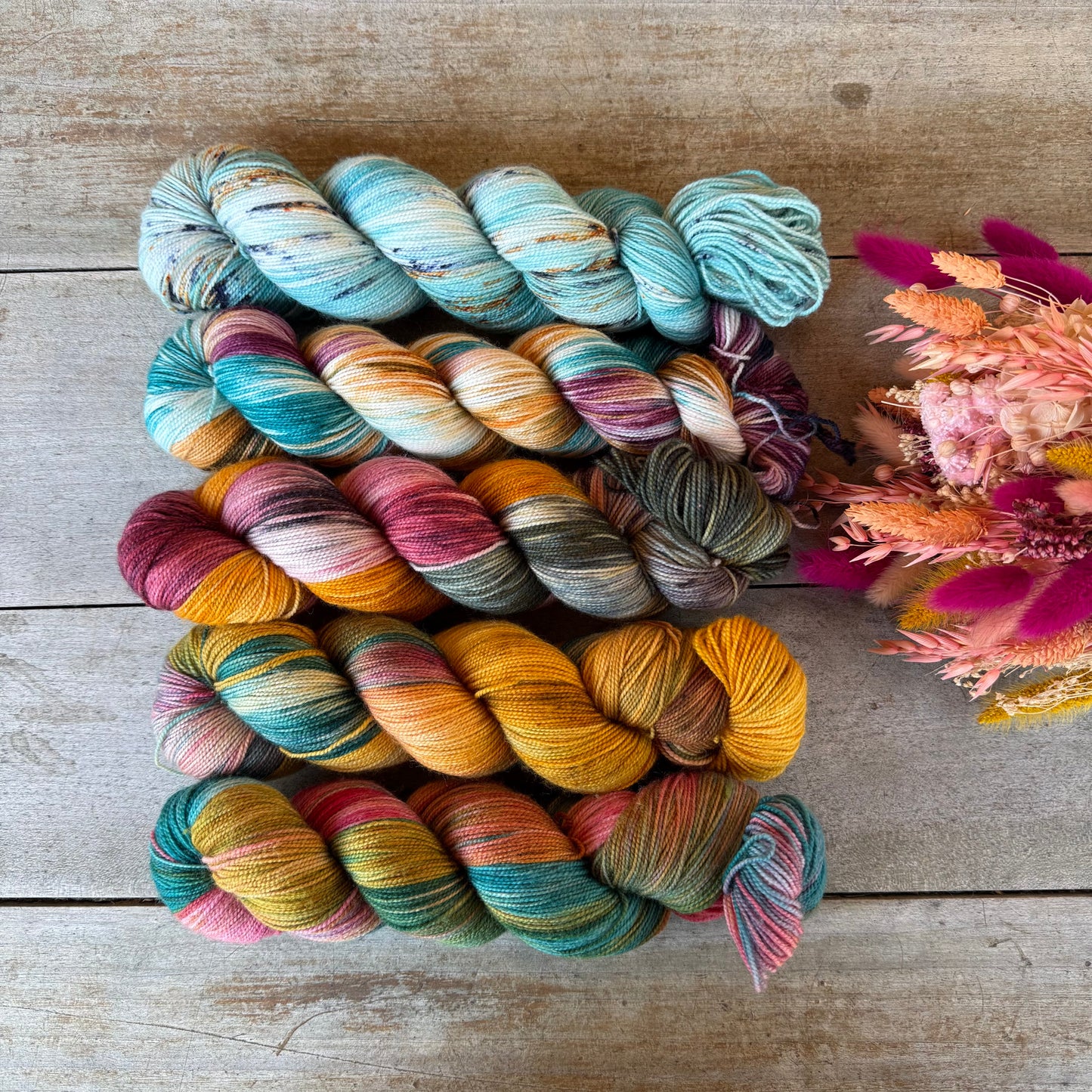 Kit de laine pour tricoter l’Extra Lite Bright Sweater par Wool and Pine