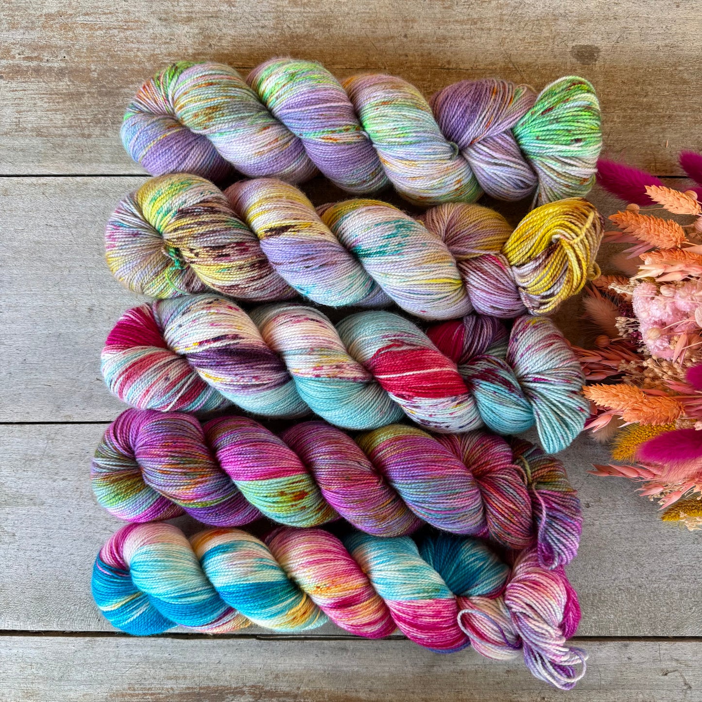 Kit de laine pour tricoter l’Extra Lite Bright Sweater par Wool and Pine