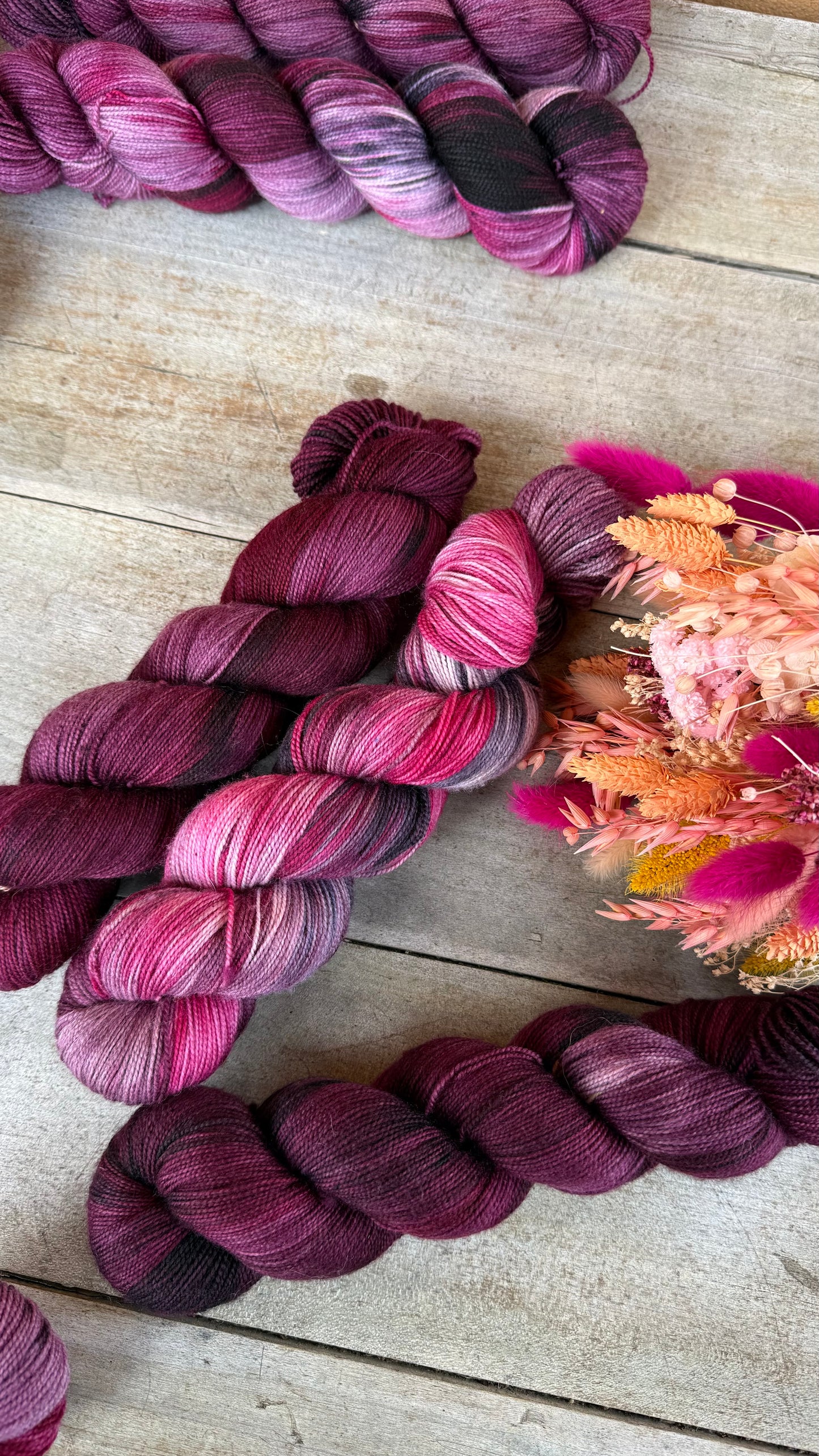 BERTHE - Laine teinte à la main - Base au choix : Fingering Mérinos avec ou sans nylon / DK Mérinos / Kid Mohair et Soie