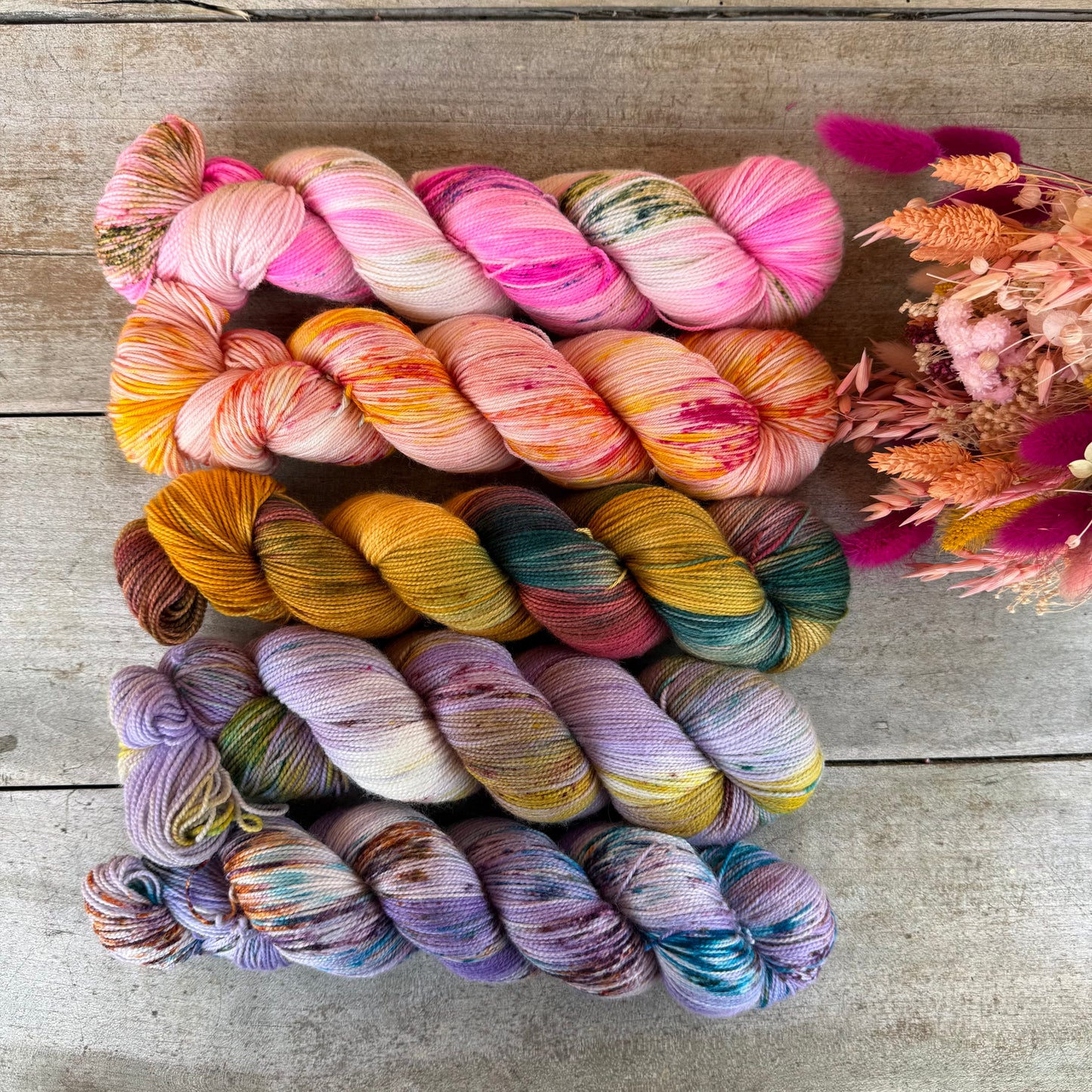Kit de laine pour tricoter l’Extra Lite Bright Sweater par Wool and Pine