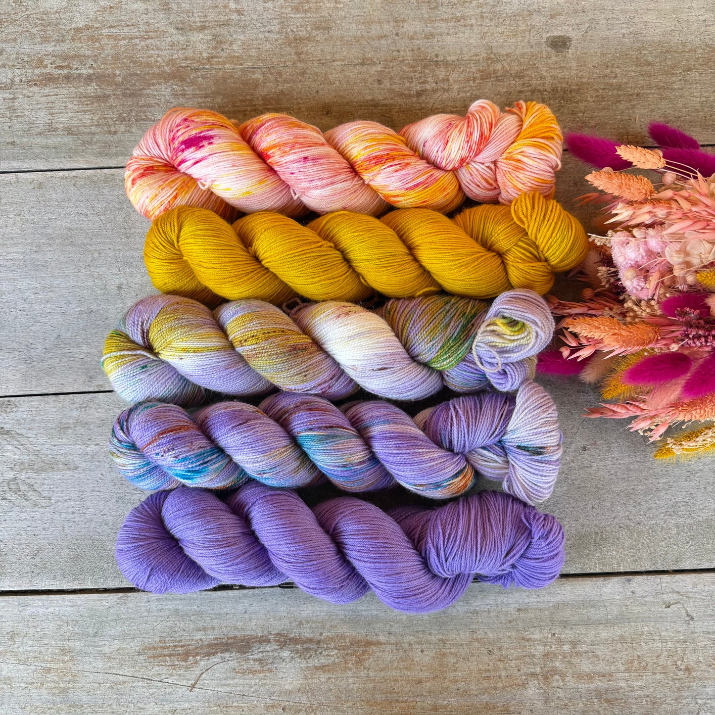 Kit de laine pour tricoter l’Extra Lite Bright Sweater par Wool and Pine