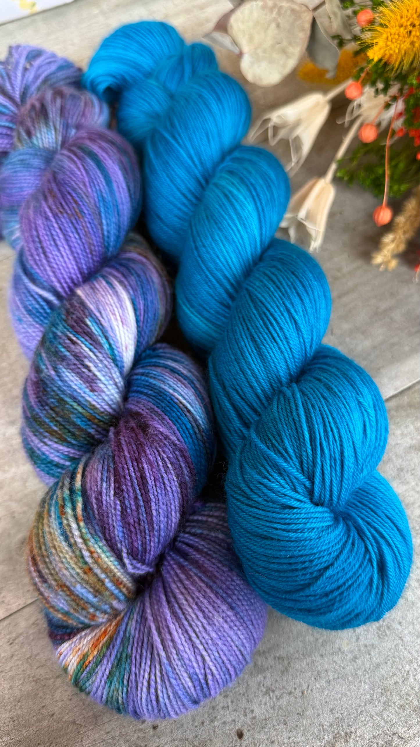 BRUT - Laine teinte à la main - Base au choix : Fingering Mérinos avec ou sans nylon / DK Mérinos / Kid Mohair et Soie