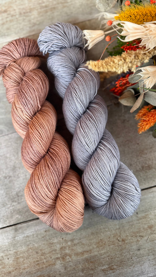 VIEUX ROSE - Laine teinte à la main - Base au choix : Fingering Mérinos avec ou sans nylon / DK Mérinos / Kid Mohair et Soie