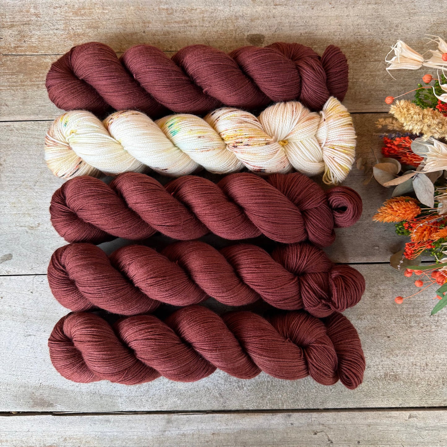 Kit de laine pour tricoter le Dragonfly Sweater par Elenor Mortensen