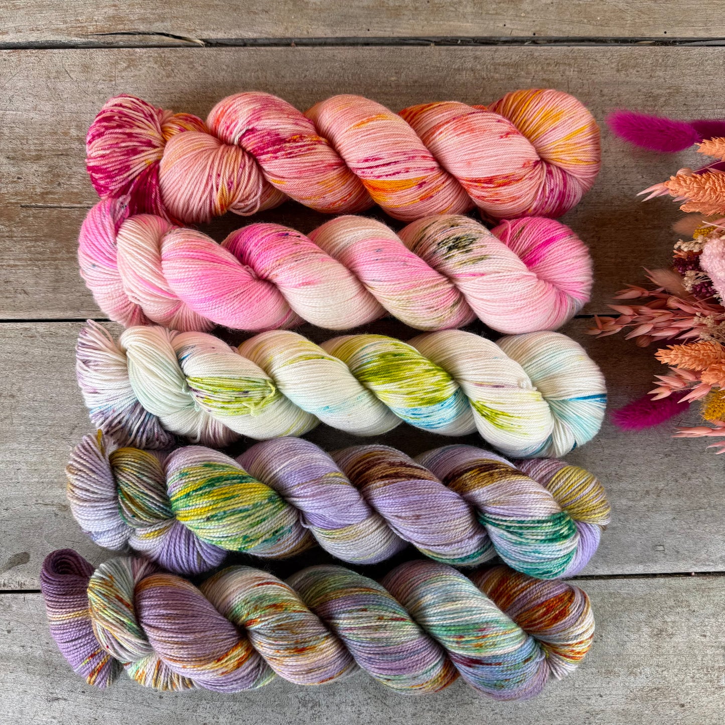 Kit de laine pour tricoter l’Extra Lite Bright Sweater par Wool and Pine