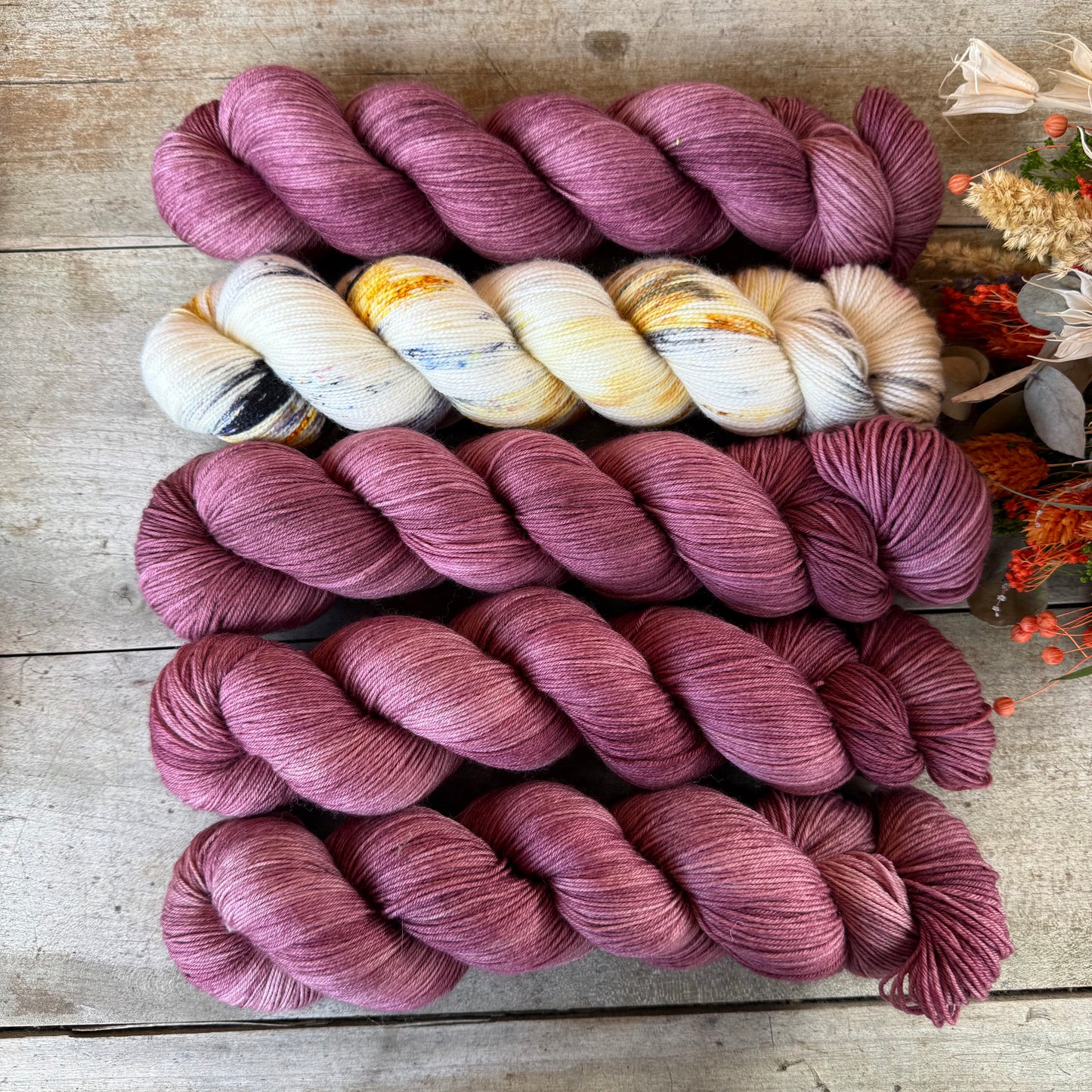 Kit de laine pour tricoter le Dragonfly Sweater par Elenor Mortensen