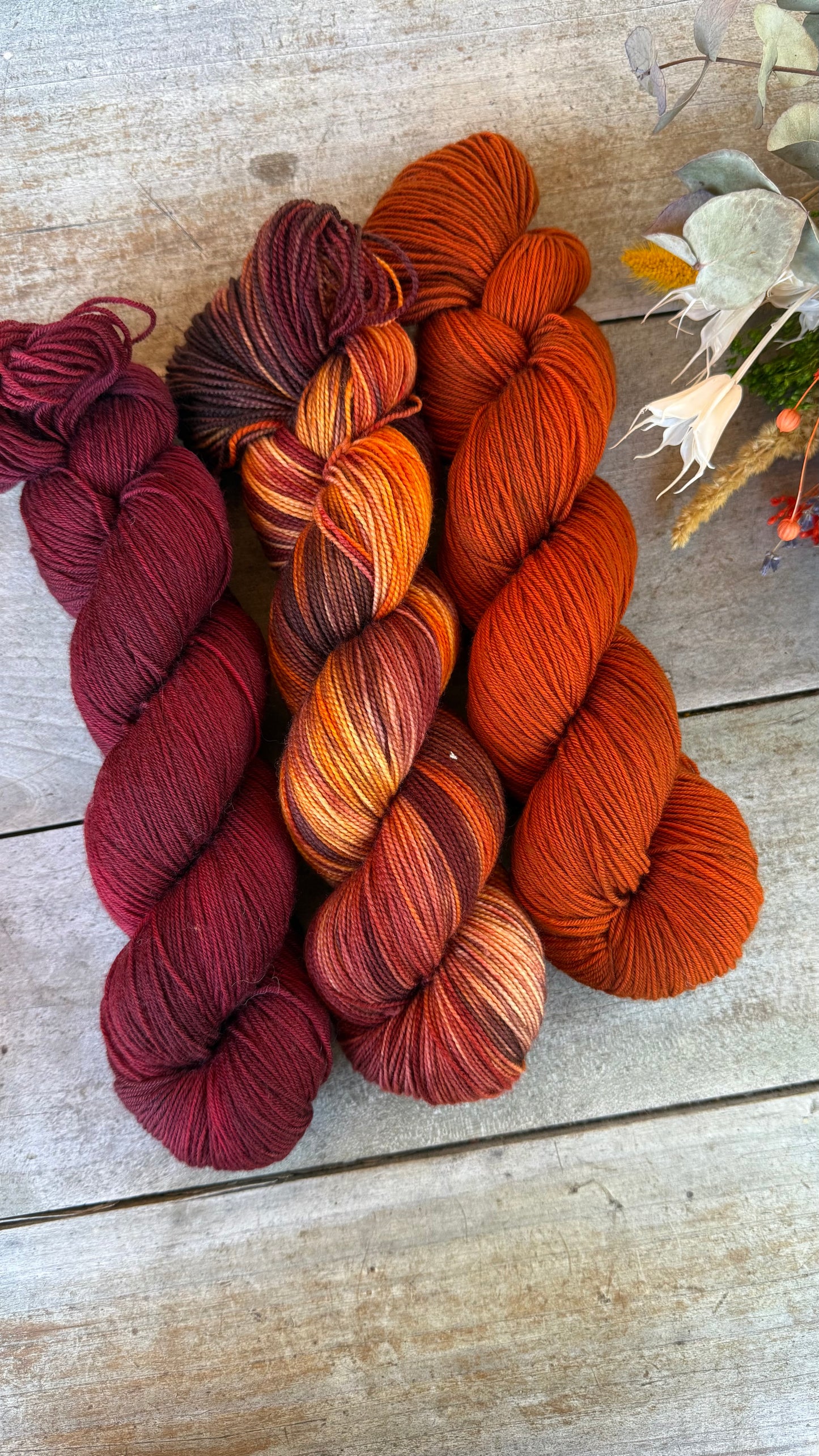 OLYMPIA - Laine teinte à la main - Fingering Mérinos Nylon superwash