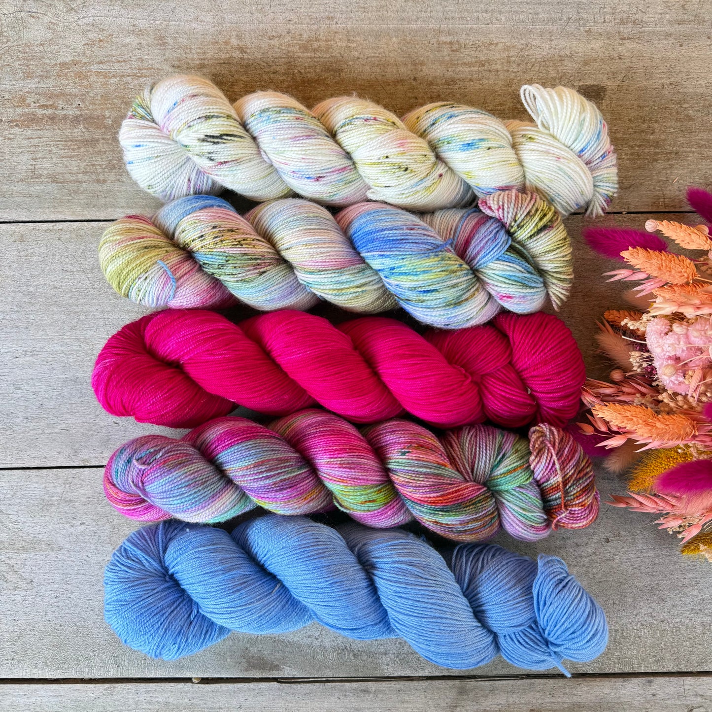 Kit de laine pour tricoter l’Extra Lite Bright Sweater par Wool and Pine