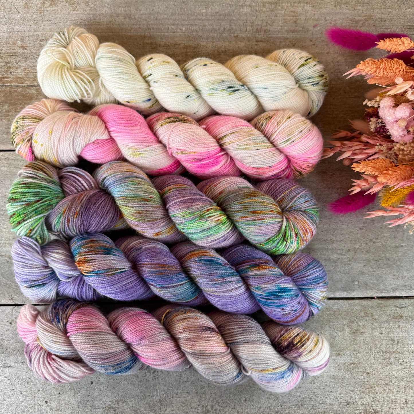 Kit de laine pour tricoter l’Extra Lite Bright Sweater par Wool and Pine