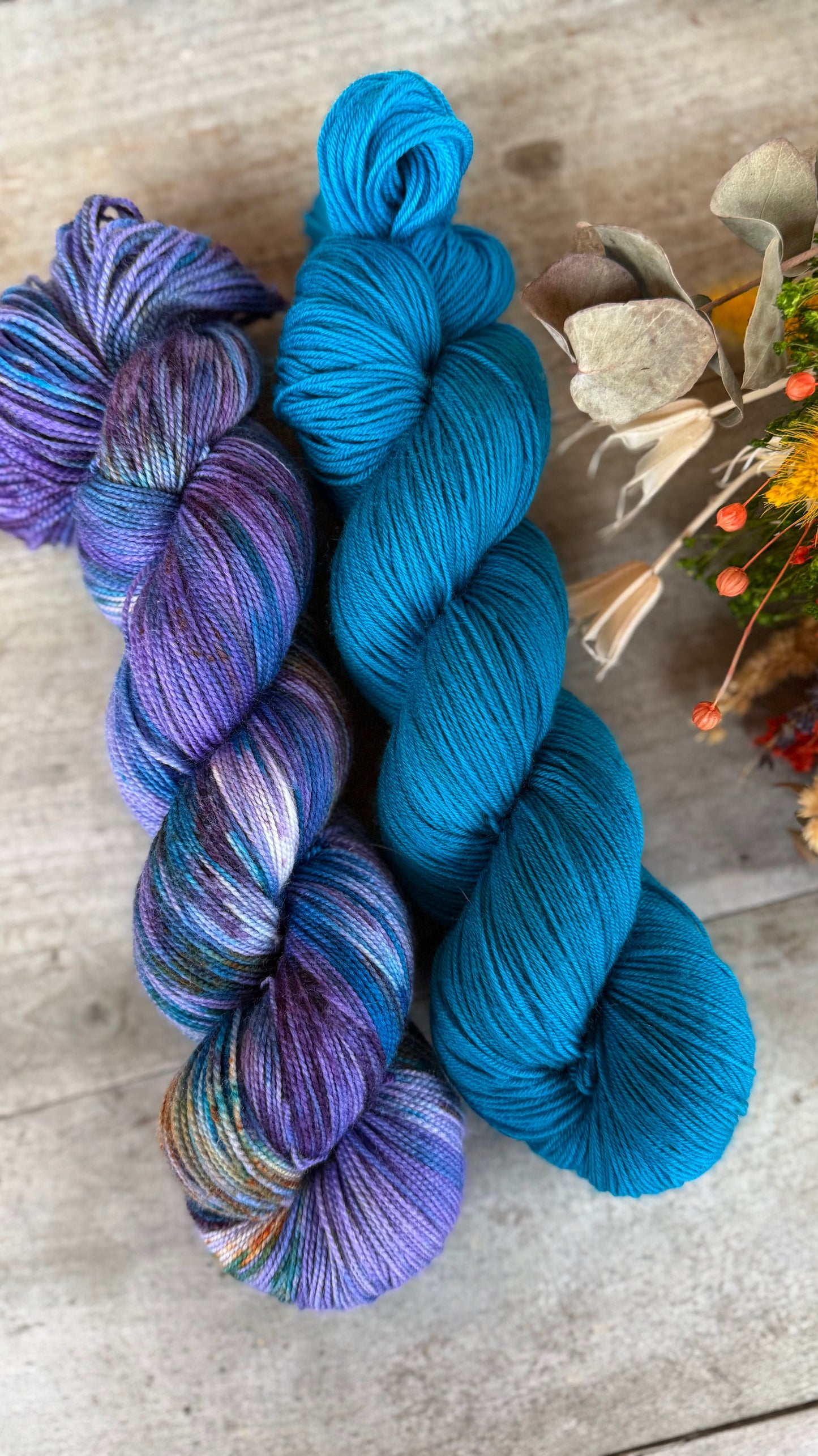 BRUT - Laine teinte à la main - Base au choix : Fingering Mérinos avec ou sans nylon / DK Mérinos / Kid Mohair et Soie