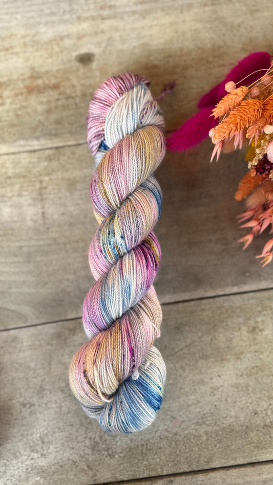 DAPHNÉ - Laine teinte à la main - Fingering Mérinos Nylon superwash