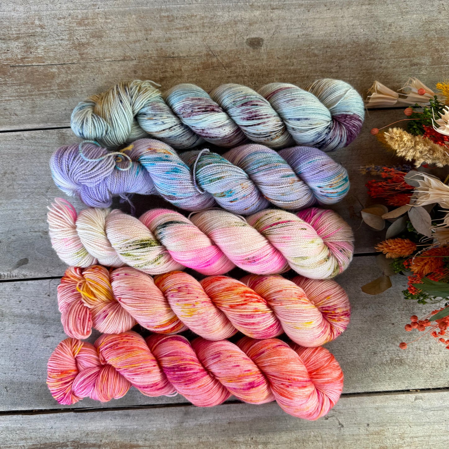 Kit de laine pour tricoter l’Extra Lite Bright Sweater par Wool and Pine