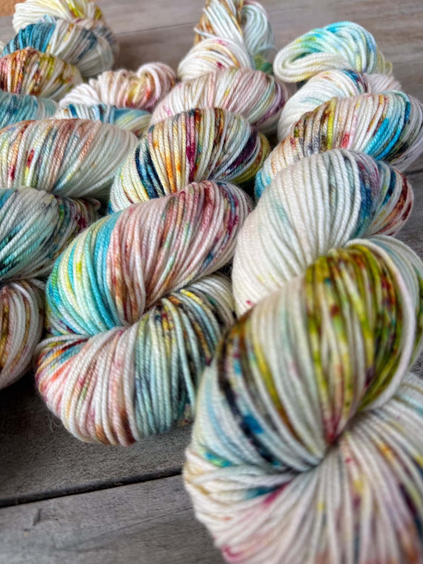NEW YORK- Laine teinte à la main - Base au choix : Fingering Mérinos avec ou sans nylon / DK Mérinos / Kid Mohair et Soie