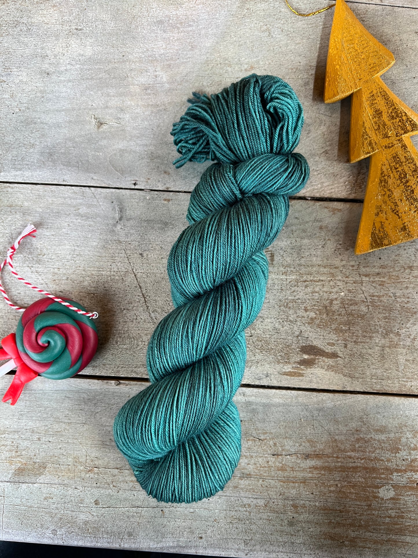 FÔRET - Laine teinte à la main - Base au choix : Fingering Mérinos avec ou sans nylon / DK Mérinos / Kid Mohair et Soie (Copie)