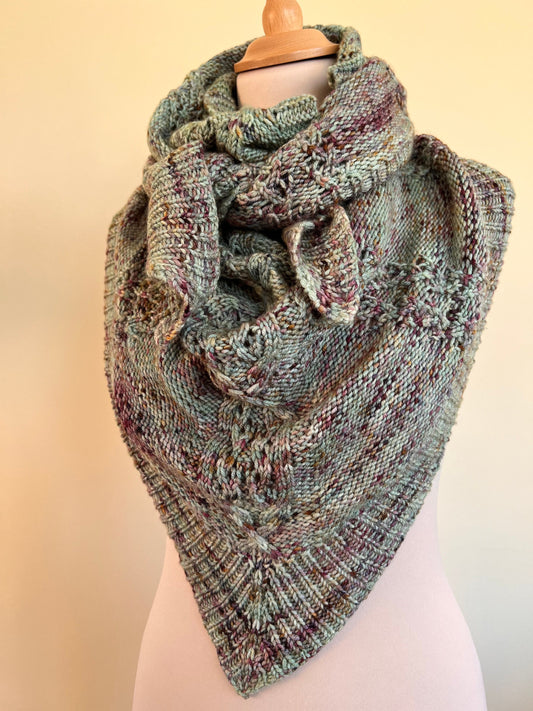 Kit du Châle Myosotis Coloris Primevère - Patron + 3 écheveaux de laine