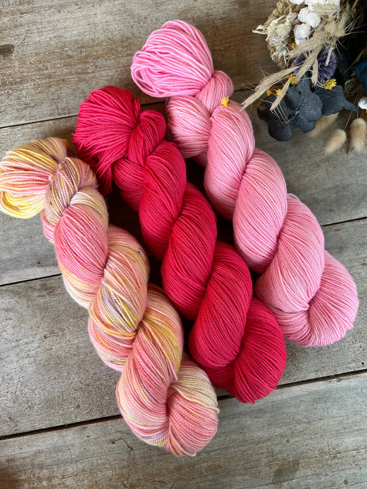 RUDY - Laine teinte à la main - Base au choix : Fingering Mérinos avec ou sans nylon / DK Mérinos / Kid Mohair et Soie