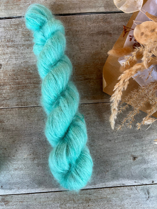 MENTHE FRAÎCHE - Laine teinte à la main - Base au choix : Fingering Mérinos avec ou sans nylon / DK Mérinos / Kid Mohair et Soie