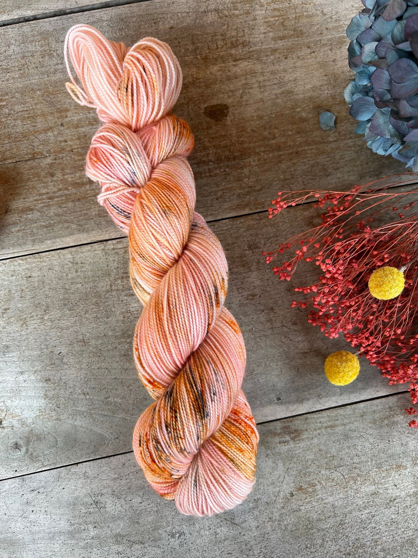 Laine teinte à la main coloris Pomelos Fingering Mérinos ou Mérinos nylon ou DK Mérinos ou Lace Mohair et soie