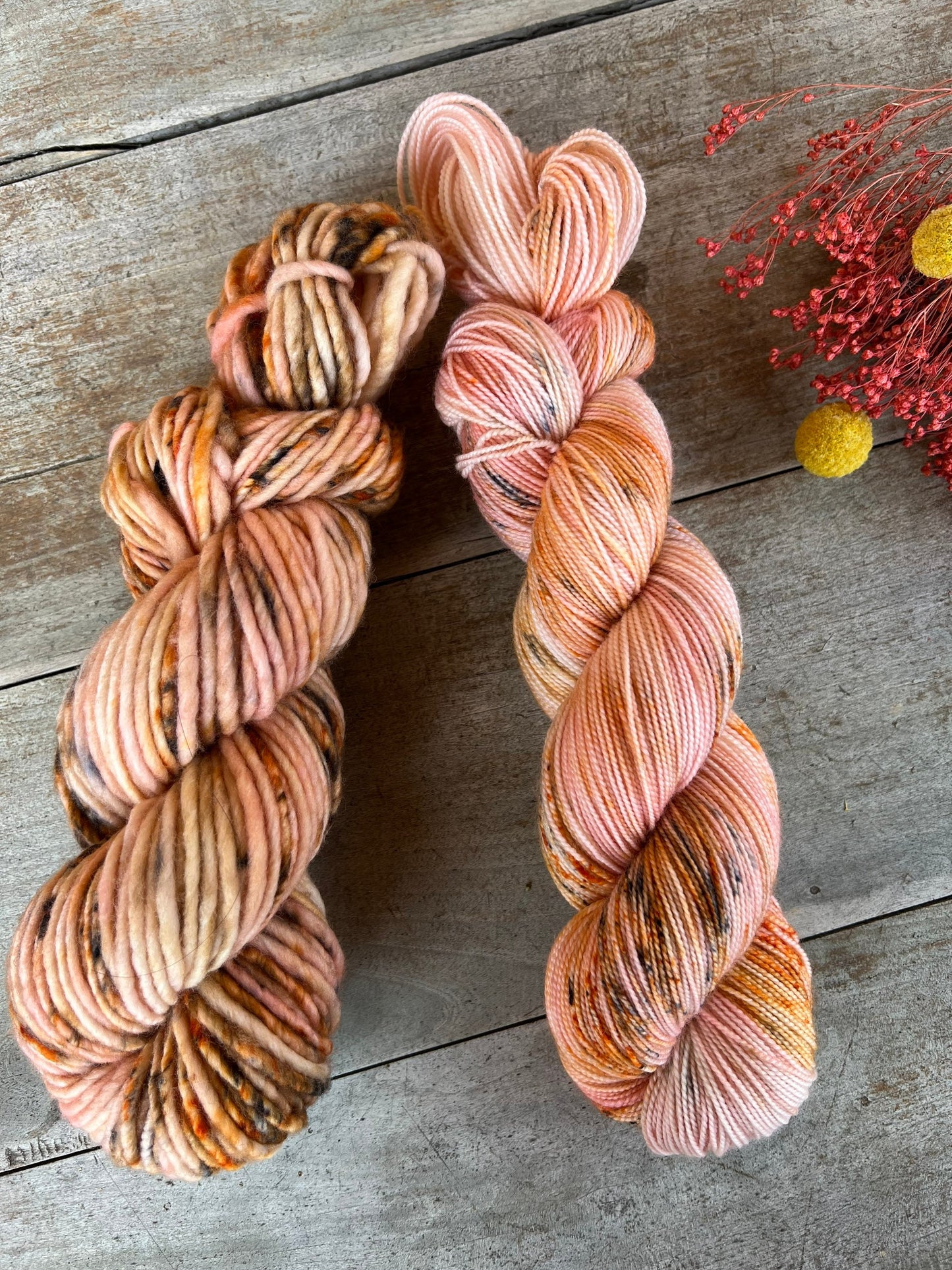 Laine teinte à la main coloris Pomelos Fingering Mérinos ou Mérinos nylon ou DK Mérinos ou Lace Mohair et soie
