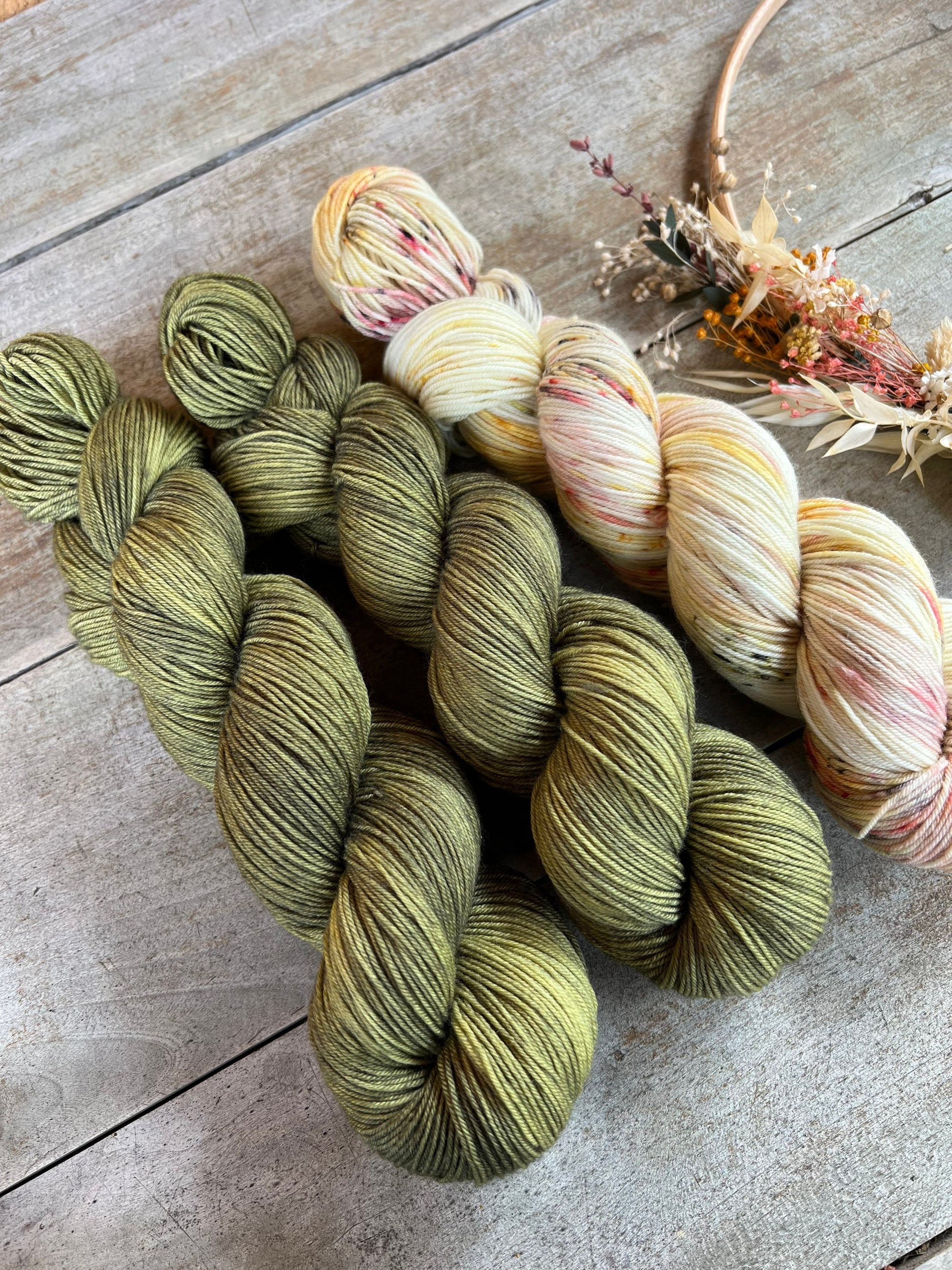 Laine teinte à la main coloris Mousse Fingering Mérinos ou Mérinos nylon ou DK Mérinos ou Lace Mohair et soie