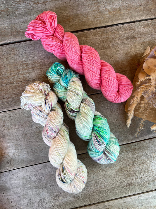 Laine teinte à la main coloris Kimber Fingering Mérinos ou Mérinos nylon ou DK Mérinos ou Lace Mohair et soie