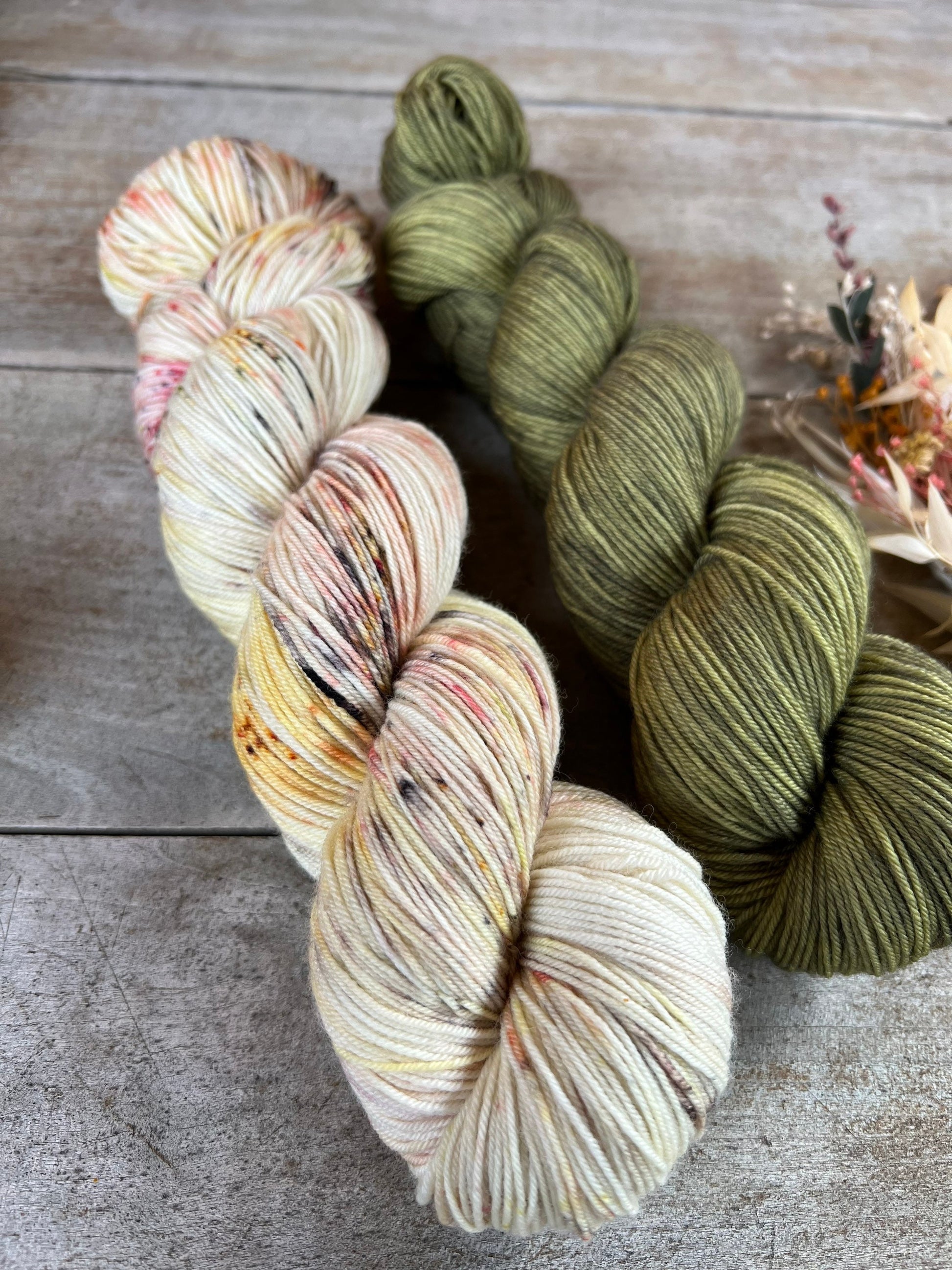 Laine teinte à la main coloris Mousse Fingering Mérinos ou Mérinos nylon ou DK Mérinos ou Lace Mohair et soie