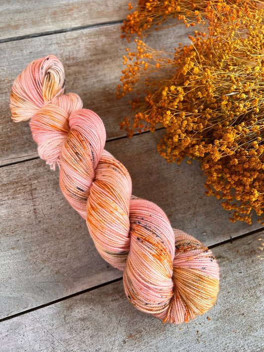 Laine teinte à la main coloris Pomelos Fingering Mérinos ou Mérinos nylon ou DK Mérinos ou Lace Mohair et soie