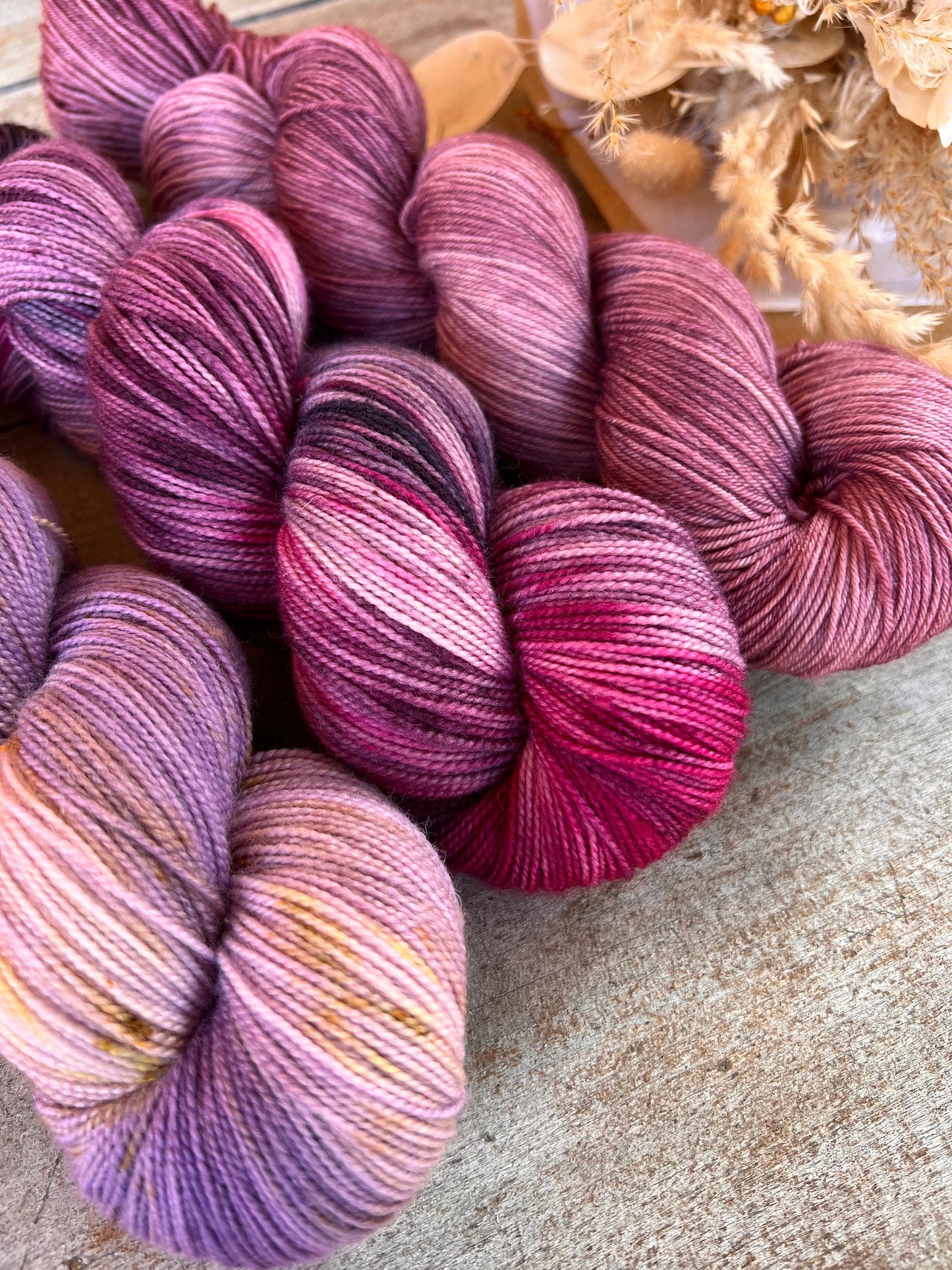 Laine teinte à la main coloris Violine Fingering Mérinos ou Mérinos nylon ou DK Mérinos ou Lace Mohair et soie