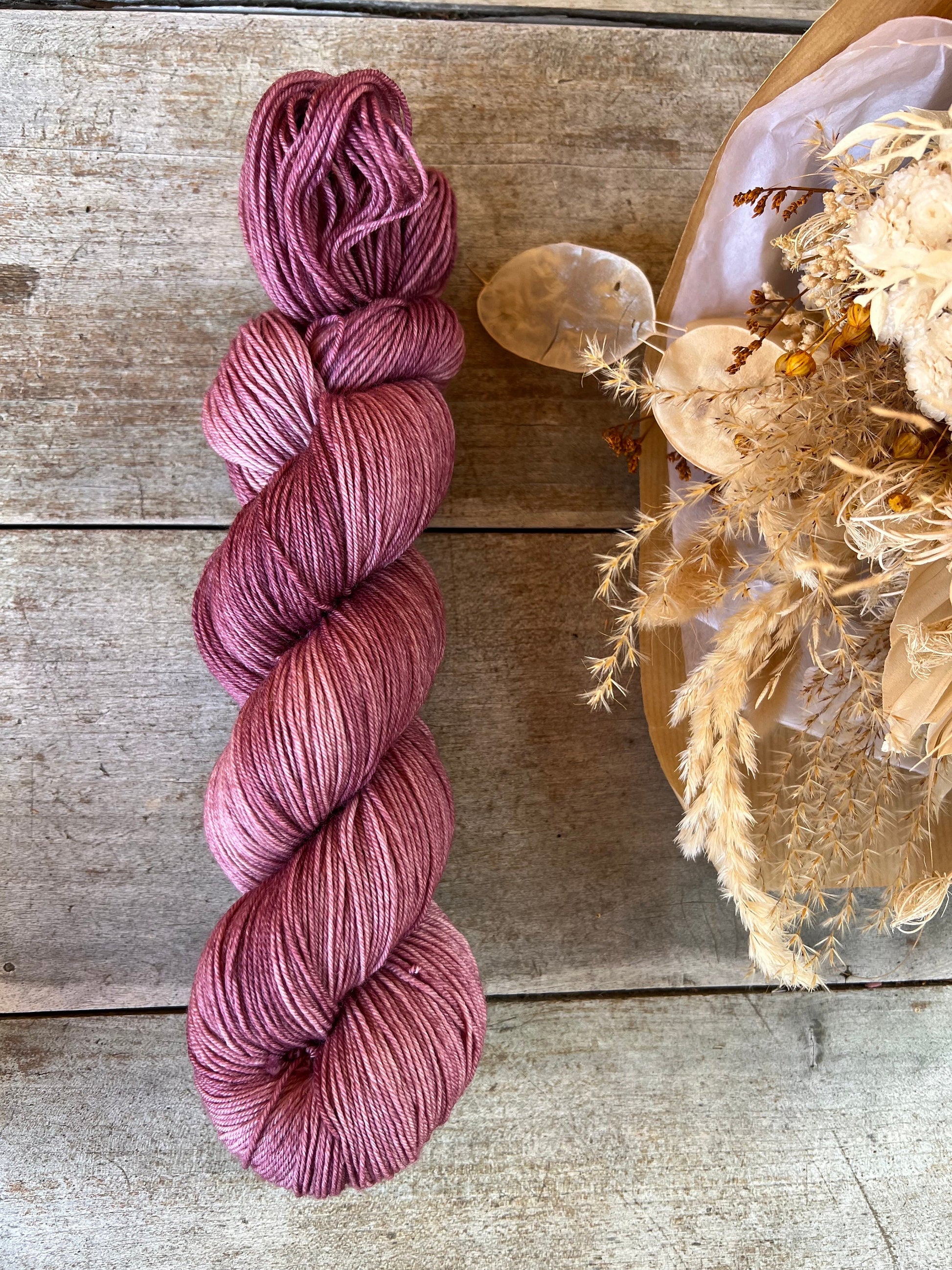 Laine teinte à la main coloris Violine Fingering Mérinos ou Mérinos nylon ou DK Mérinos ou Lace Mohair et soie