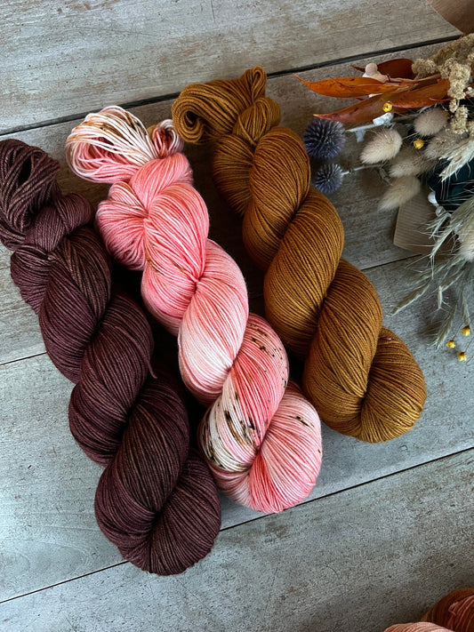 Laine teinte à la main Peach Fingering Mérinos ou Mérinos nylon ou DK Mérinos ou Lace Mohair et soie