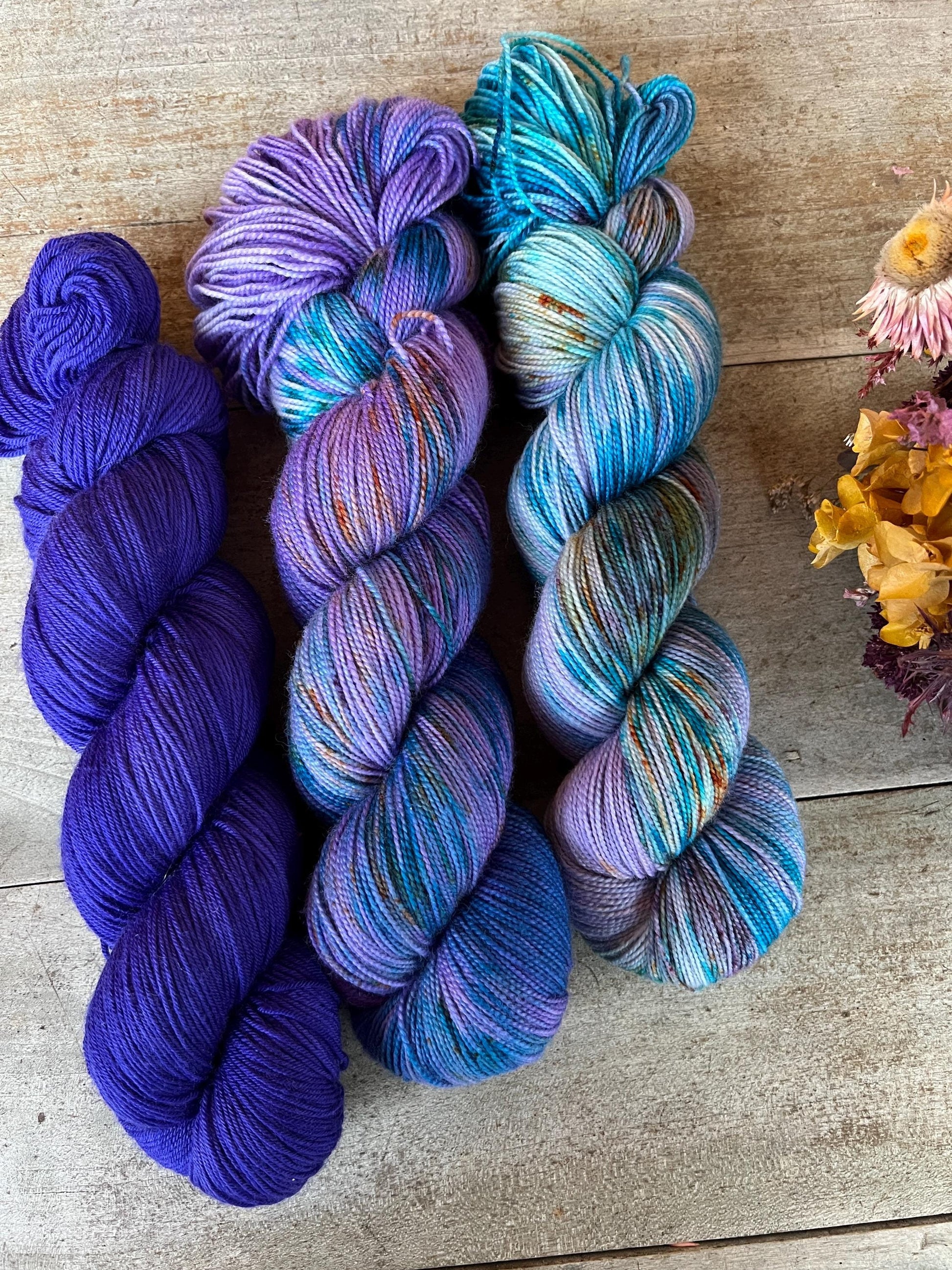 Laine teinte à la main Lilly FINGERING Mérinos ou Mérinos nylon ou DK Mérinos ou LACE Mohair et soie