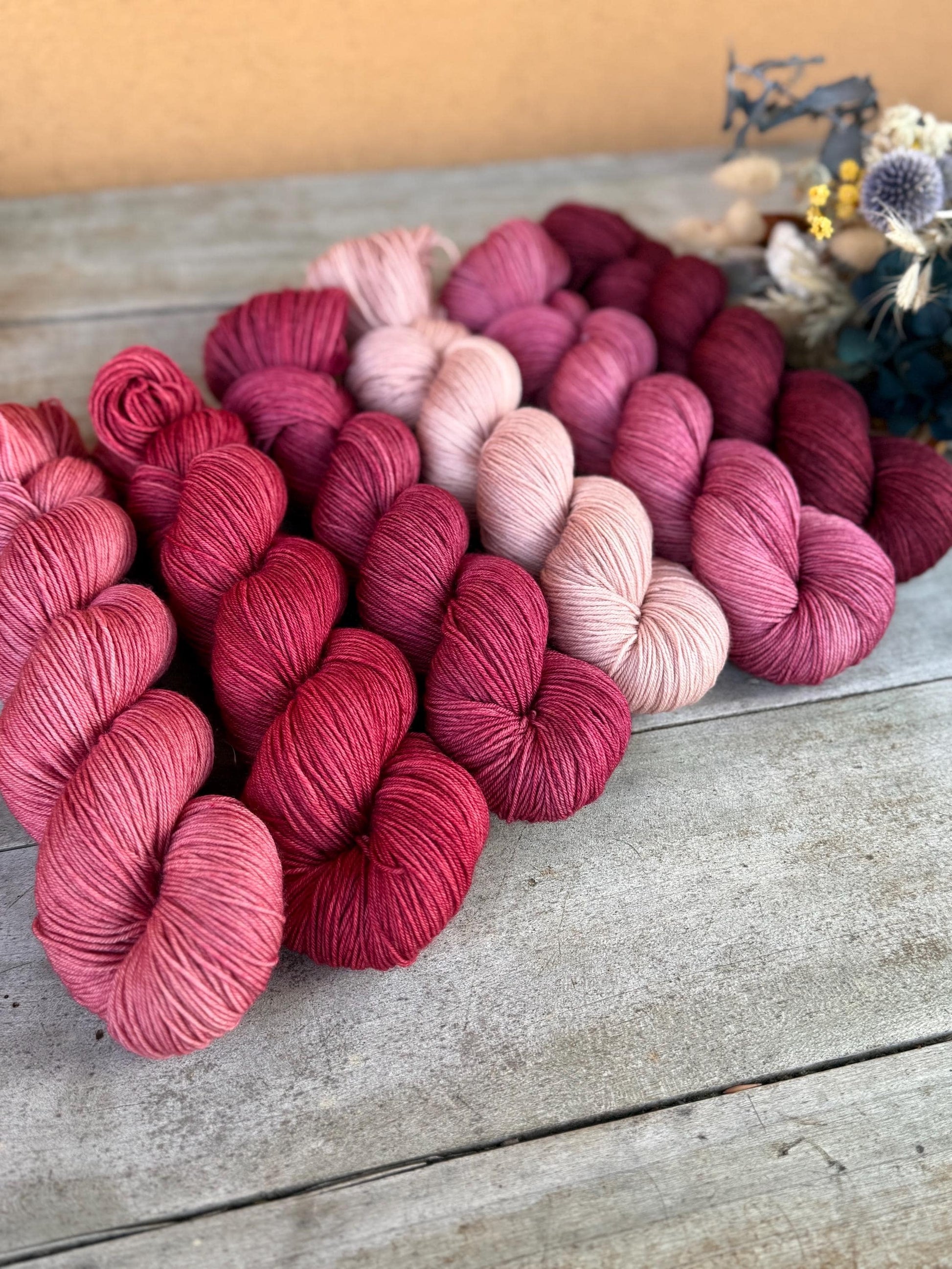 Laine teinte à la main Rosée  Fingering Mérinos ou Mérinos nylon ou DK Mérinos ou Lace Mohair et soie