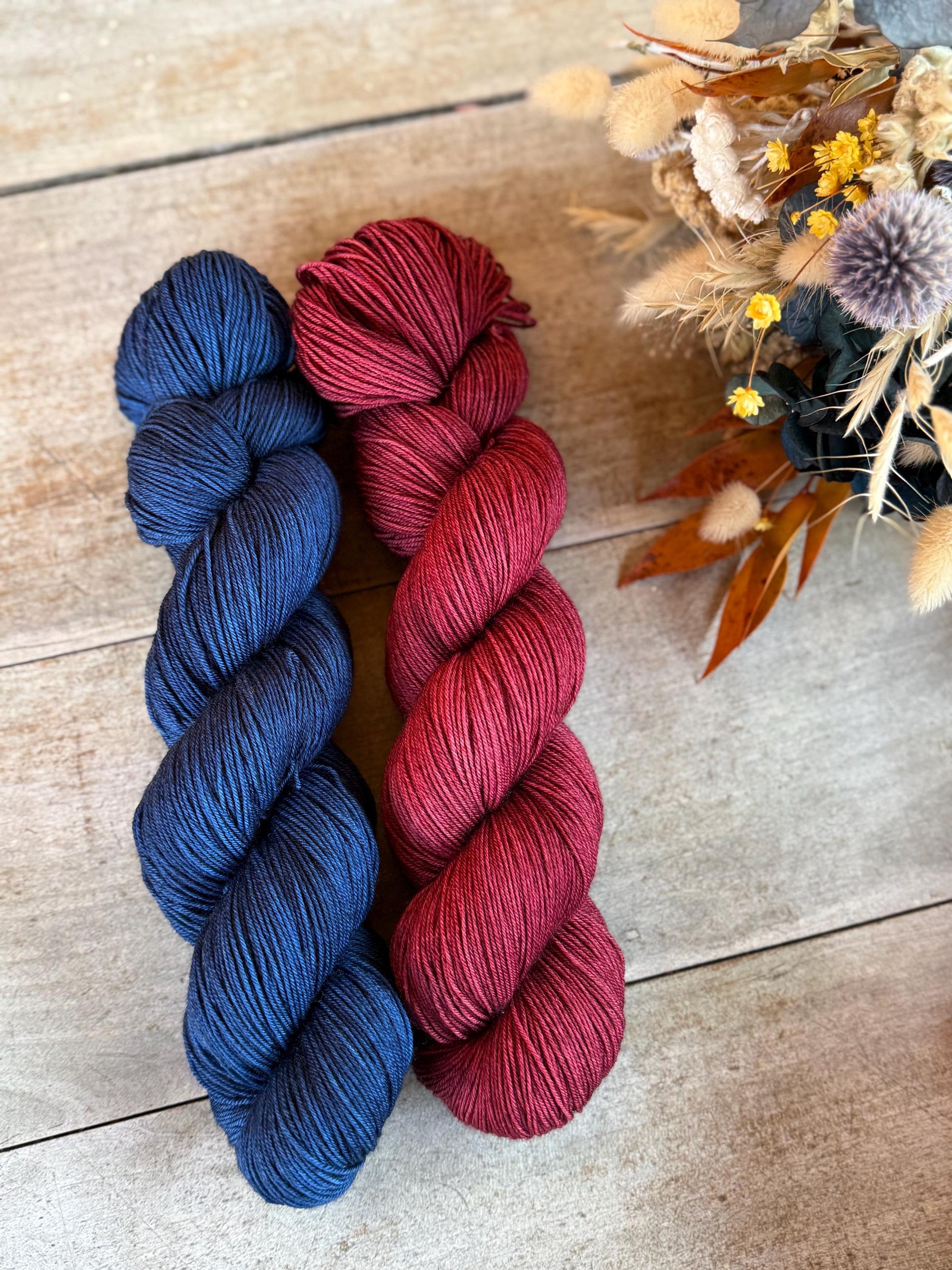 Laine teinte à la main Indigo Fingering Mérinos ou Mérinos nylon ou DK Mérinos ou Lace Mohair et soie