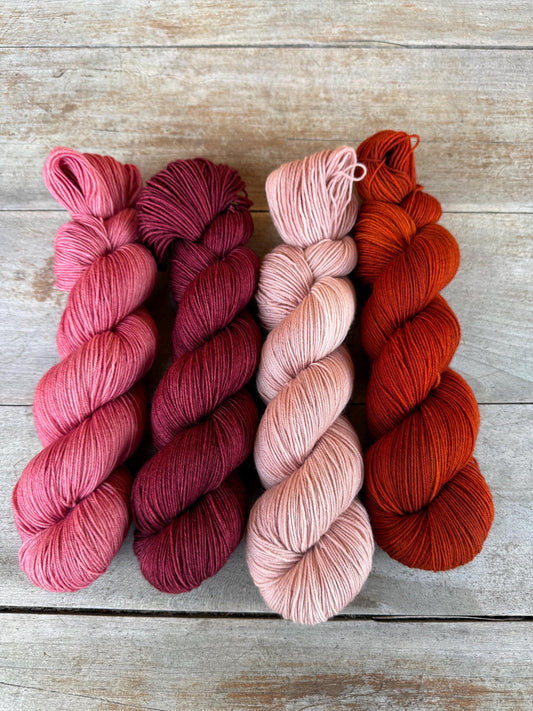 Laine teinte à la main Rosée  Fingering Mérinos ou Mérinos nylon ou DK Mérinos ou Lace Mohair et soie