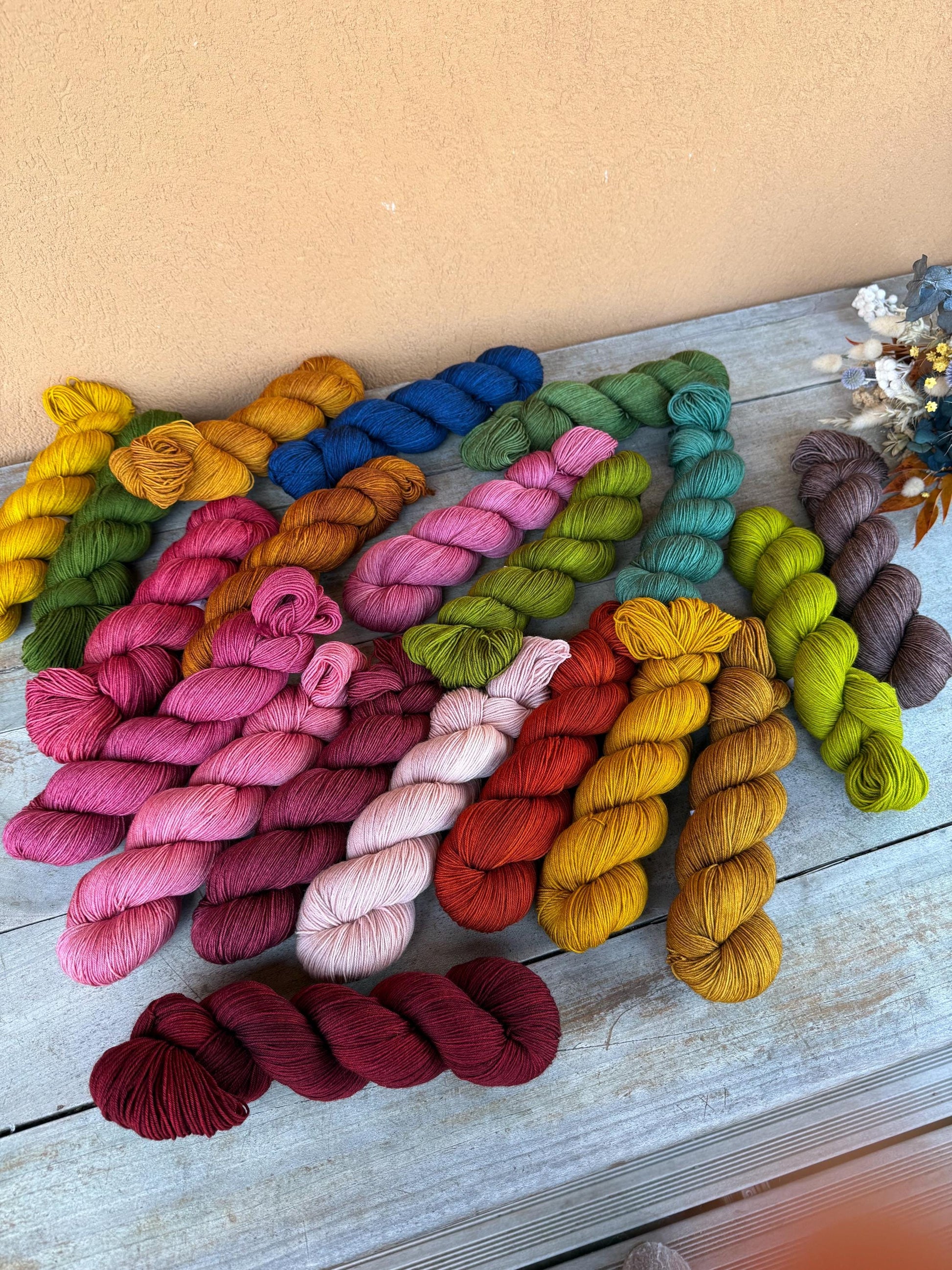 Laine teinte à la main Vartan  Fingering Mérinos ou Mérinos nylon ou DK Mérinos ou Lace Mohair et soie
